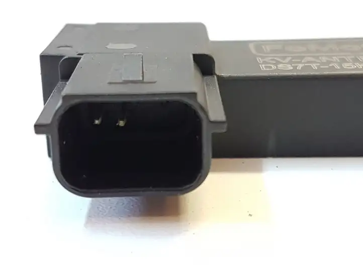 Ford Focus (2019 - )  DS7T15K603AA Усилитель антенны