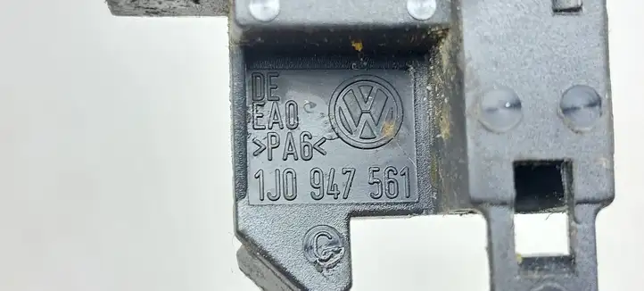 Volkswagen Touran II (2010 - 2016) 1J0947561 Датчик стояночного тормоза — фото 3