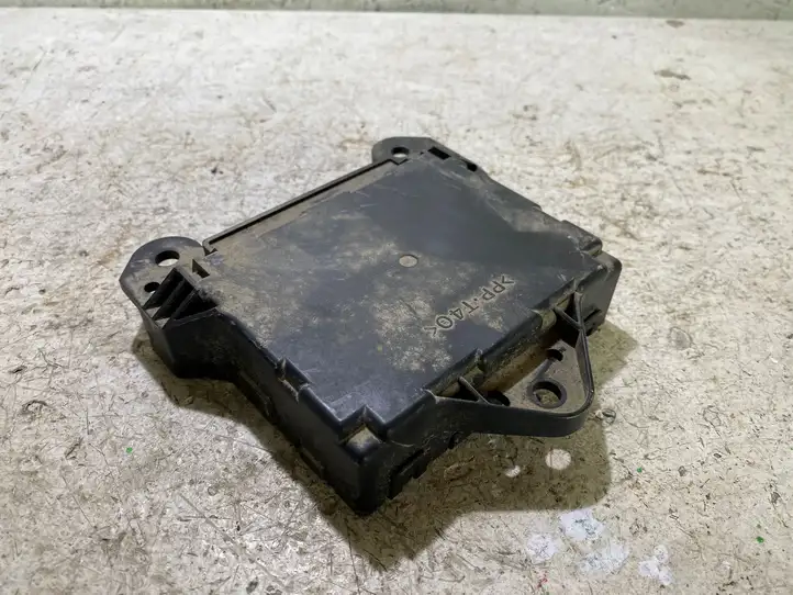Toyota Prius (XW20) (2003 - 2009) 8865047051 Прочие блоки управления — фото 3
