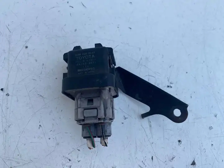Toyota Corolla Verso E121 (2004 - 2007) 2861067010 Реле накала свечей — фото 1