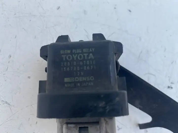 Toyota Corolla Verso E121 (2004 - 2007) 2861067010 Реле накала свечей — фото 6