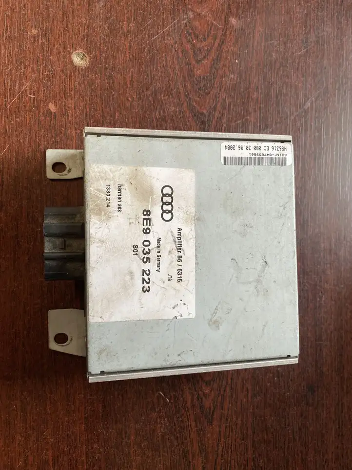 Audi A4 S4 B6 8E 8H (2000 - 2006) 8E9035223 Усилитель звука — фото 1