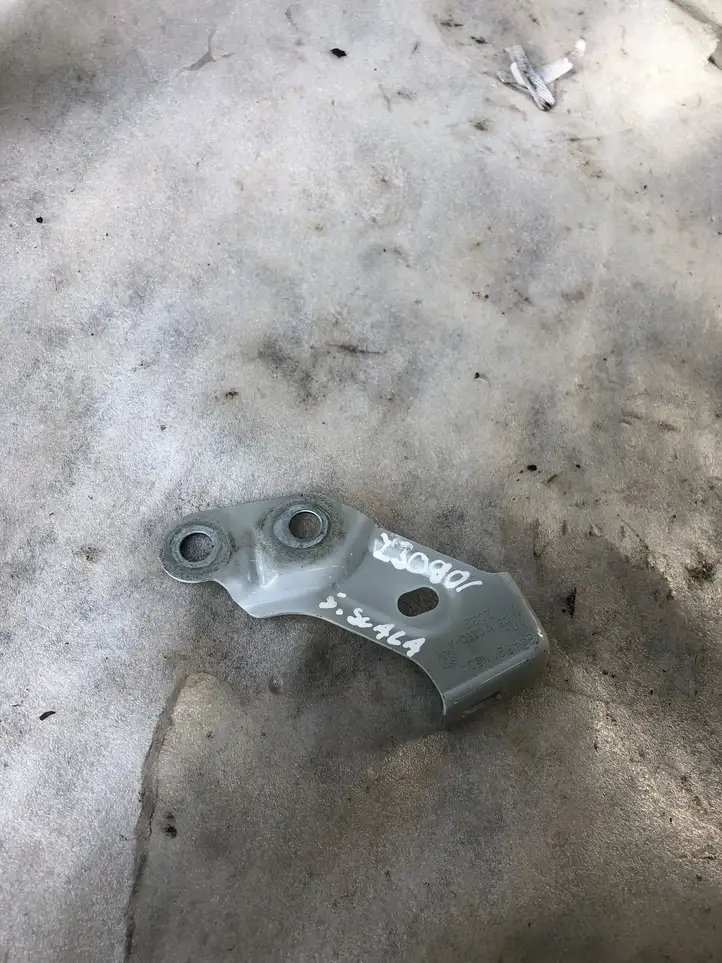 Skoda Scala (2018 - ) 654821150a Крепление крыла — фото 1