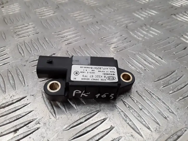 Kia Rio (2002 - 2005) 0K32C677F9 Датчик удара SRS — фото 1
