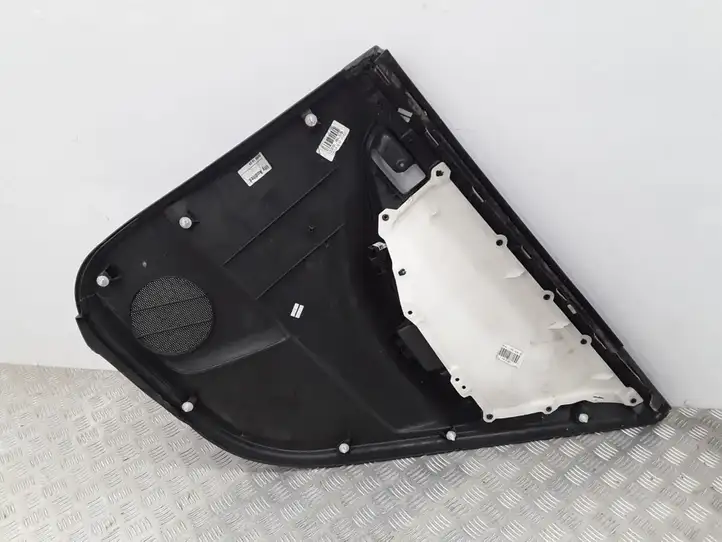 Toyota Corolla E120 E130 (2004 - 2007) 6777602050 Обшивка задней двери — фото 7