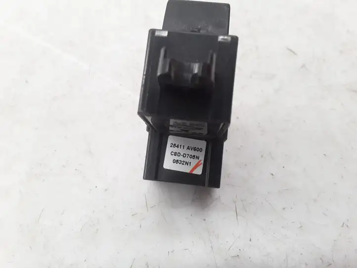 Nissan Primera (2001 - 2008) 25411AV600 Кнопка стеклоподъемников — фото 4