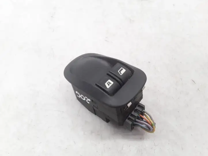 Peugeot 206 (1998 - 2012) 11845 Кнопка стеклоподъемников — фото 1