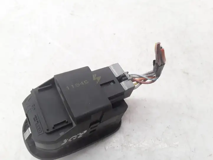 Peugeot 206 (1998 - 2012) 11845 Кнопка стеклоподъемников — фото 3