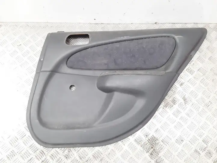 Toyota Corolla E110 (1995 - 2002) 6777512030 Обшивка задней двери — фото 1