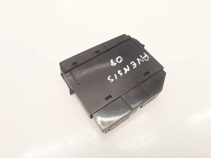 Toyota Avensis T250 (2006 - 2009) 8479006110D Кнопка обогрева стекла — фото 3