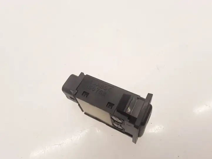 Toyota Avensis T250 (2003 - 2006) 156762 Кнопка обогрева стекла — фото 3