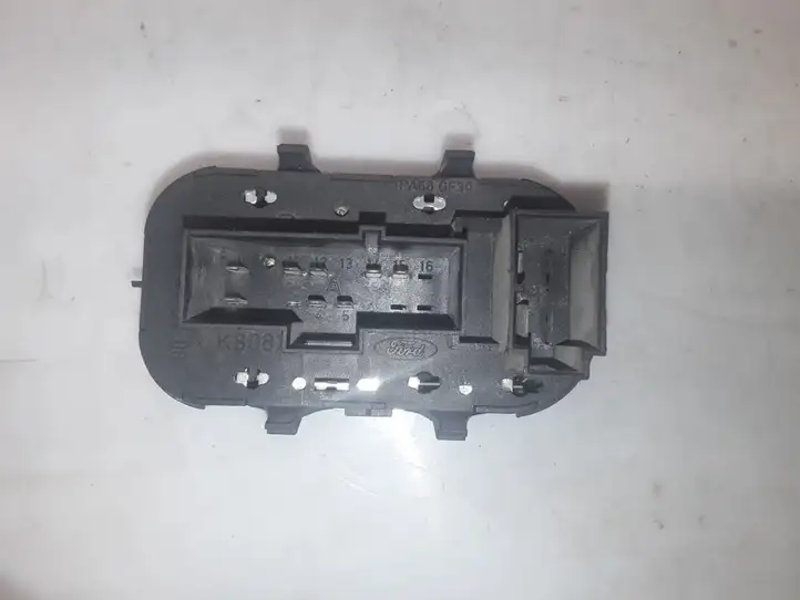 Ford Focus (1998 - 2004) 98AG14529AC Кнопка стеклоподъемников — фото 3
