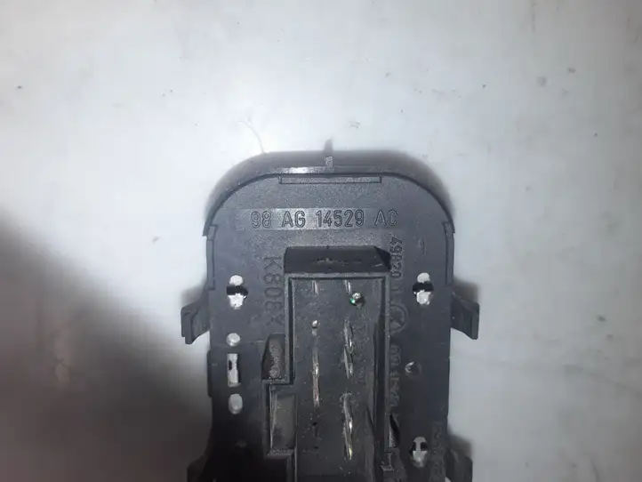 Ford Focus (1998 - 2004) 98AG14529AC Кнопка стеклоподъемников — фото 4