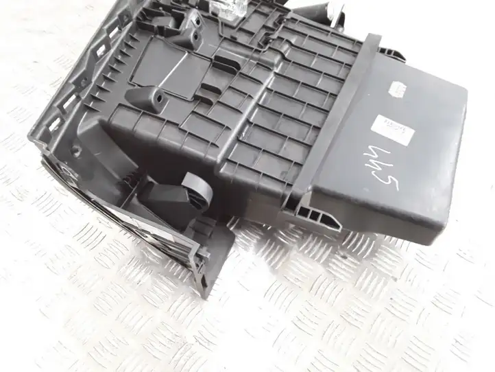 Renault Megane III (2009 - 2016) 681080008R Вещевой ящик — фото 3
