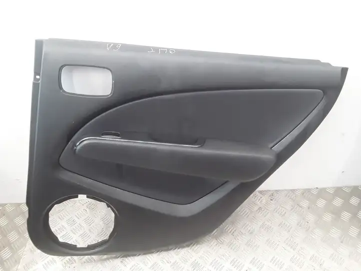 Mitsubishi Outlander (2001 - 2007) 65DG7A Обшивка задней двери — фото 1