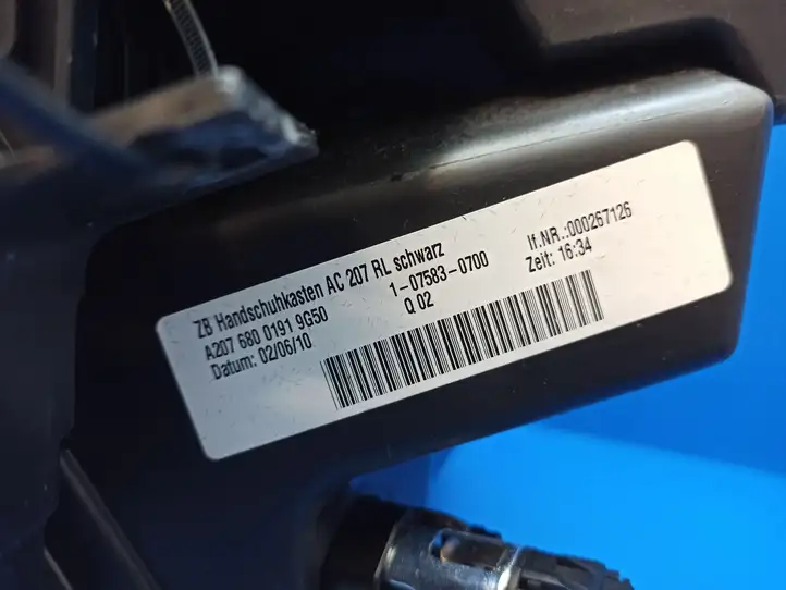 Mercedes-Benz E C207 W207 (2009 - 2017) A2076800191 Бардачок в сборе — фото 2