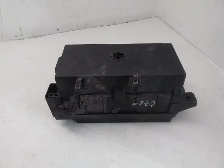 Kia Sorento (2002 - 2006)  911603E070 Блок предохранителей