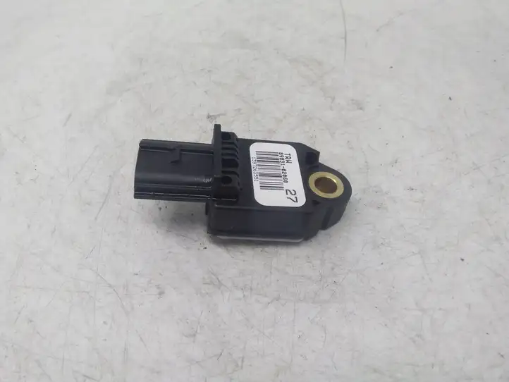Toyota Auris 150 (2006 - 2012) 8983102060 Датчик удара SRS — фото 5