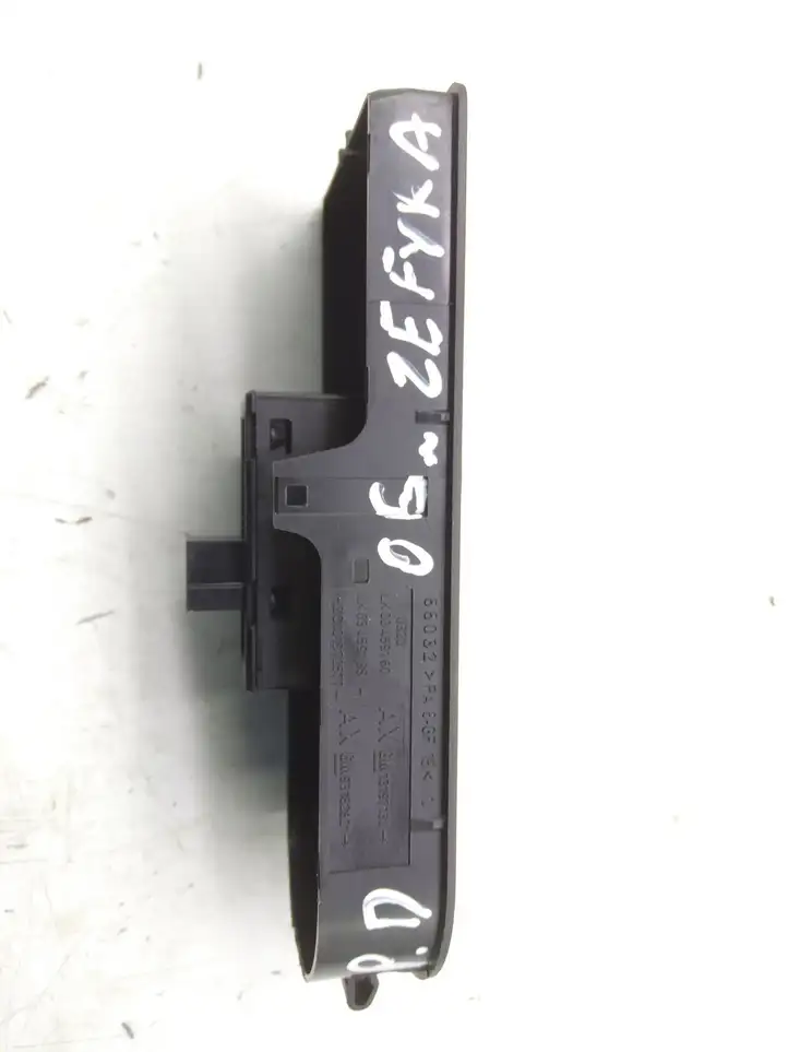 Opel Zafira B (2003 - 2006) 13197132 Кнопка стеклоподъемников — фото 2