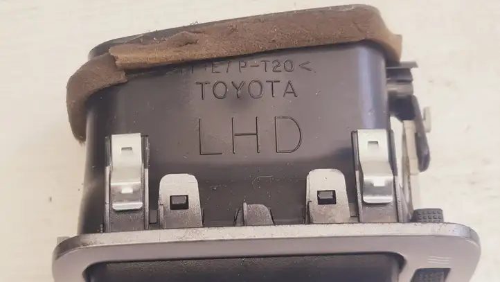 Toyota Avensis T220 (2000 - 2003) 55881450WL Боковой воздушный дефлектор — фото 3