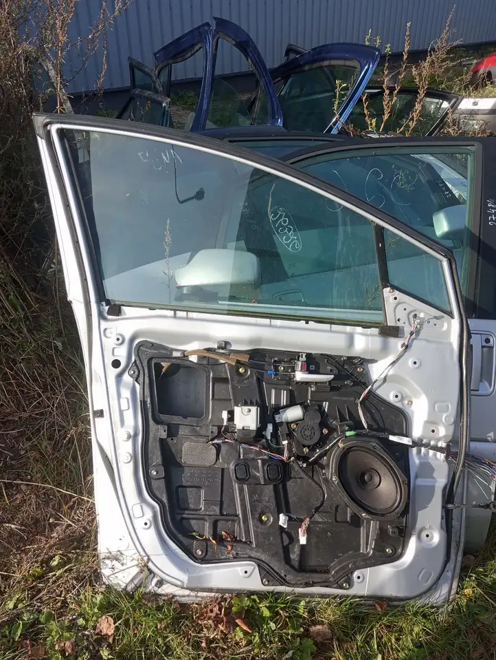 Mazda 5 (2005 - 2010) Дверь — фото 2