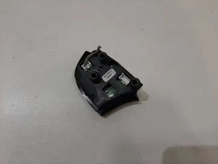 Volvo V70 (2007 - 2013) 30739641 Кнопки на рулевом колесе — фото 4