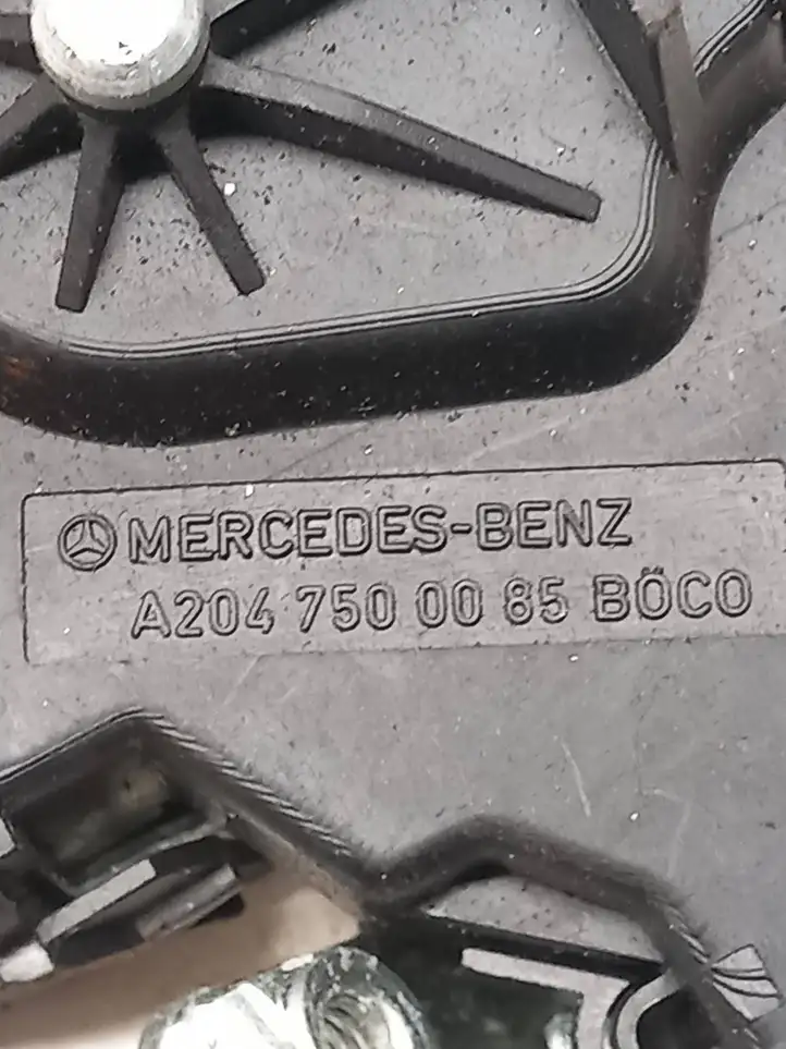 Mercedes-Benz C W204 (2007 - 2014) A2047500085 Замок крышки багажника — фото 2