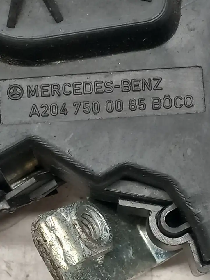 Mercedes-Benz C W204 (2007 - 2014) A2047500085 Замок крышки багажника — фото 2