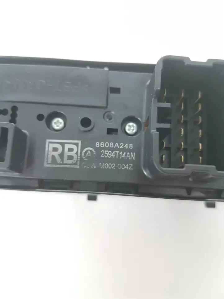 Mitsubishi Outlander (2012 - 2014) 8608A248 Кнопка стеклоподъемников — фото 6