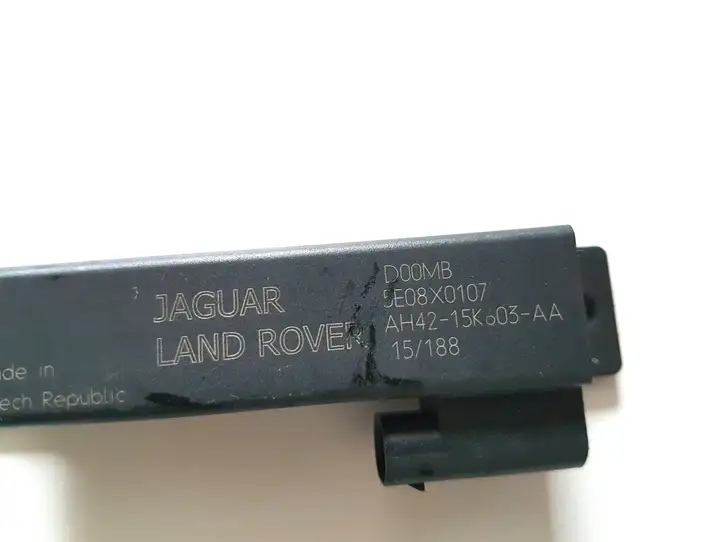 Land Rover Evoque I (2011 - 2015) AH4215K603AA Усилитель антенны — фото 6