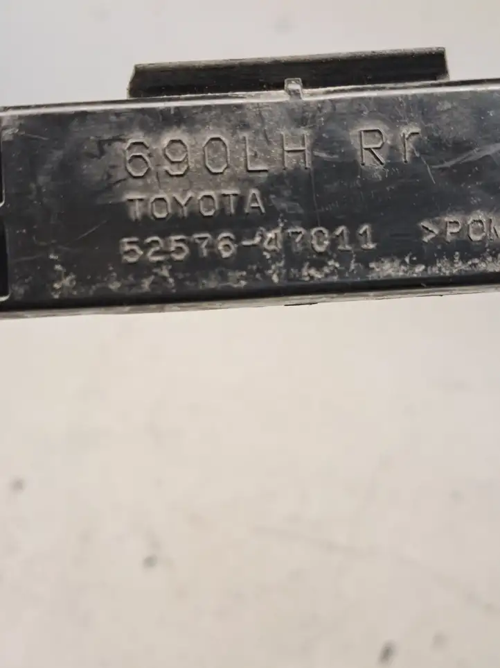 Toyota Prius (XW20) (2003 - 2009) 5257647011 Кронштейн заднего бампера — фото 3