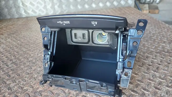 Buick Encore II (2019 - ) 42599062 Передняя пепельница — фото 4