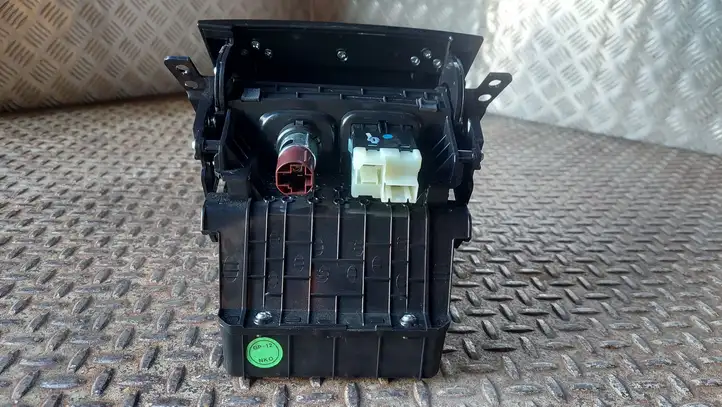 Buick Encore II (2019 - ) 42599062 Передняя пепельница — фото 7
