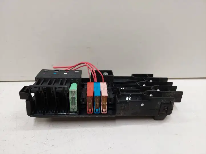 Mercedes-Benz E W211 (2002 - 2009) 2115452301 Клеммный узел плюсовых проводов — фото 2