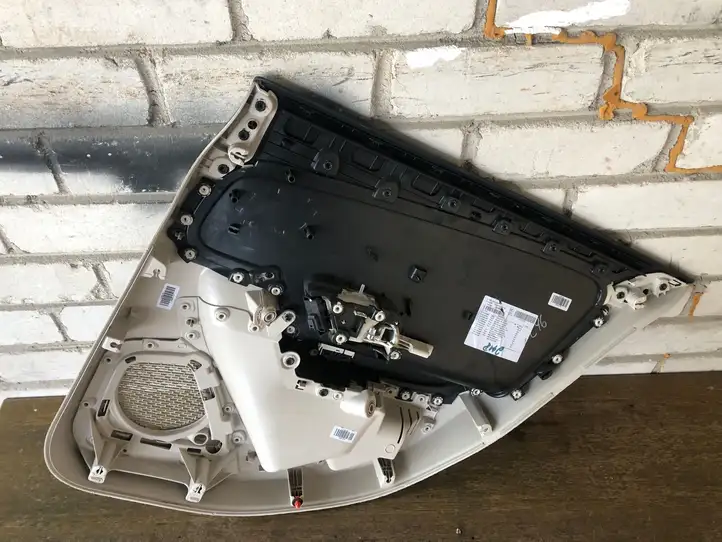 Mercedes-Benz CLA C118,X118 (2019 - ) A1187308500 Обшивка задней двери — фото 3