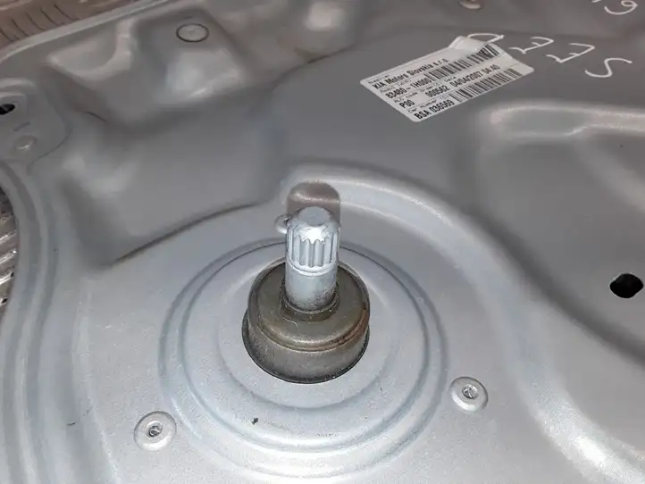 Kia Ceed (2006 - 2010) 834801H000 Механический стеклоподъемник задней двери — фото 3