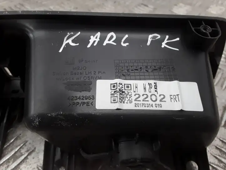Opel Karl (2015 - ) Накладка кнопки стеклоподъемника — фото 2