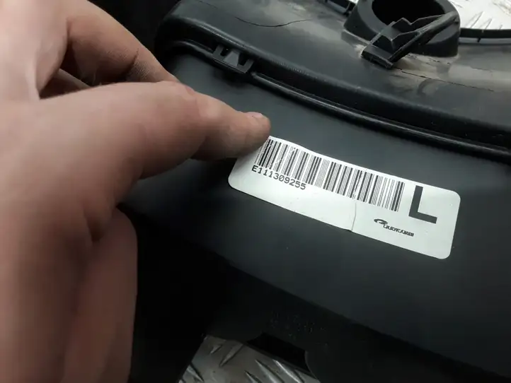Nissan Note (E11) (2006 - 2014) 689309U100 Другая деталь консоли (туннеля) — фото 7