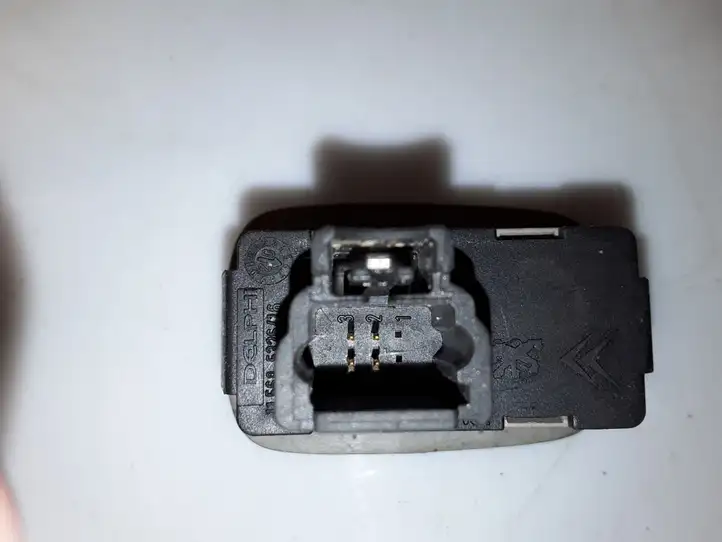 Citroen C5 (2001 - 2004) 96326947ZW Кнопка стеклоподъемников — фото 5
