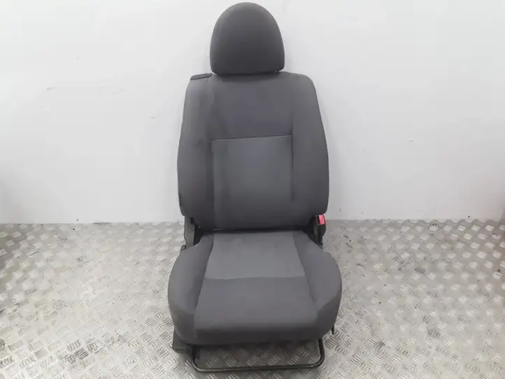 Nissan Almera N16 (2000 - 2010) Переднее сиденье пассажира — фото 1