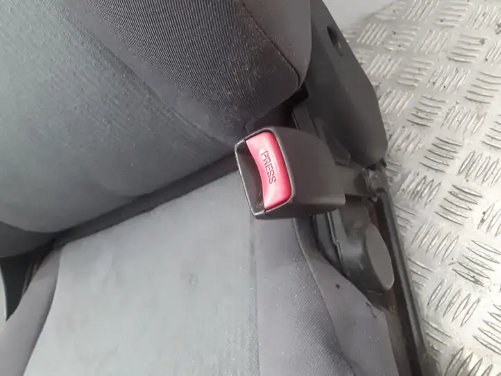 Nissan Almera N16 (2000 - 2010) Переднее сиденье пассажира — фото 2
