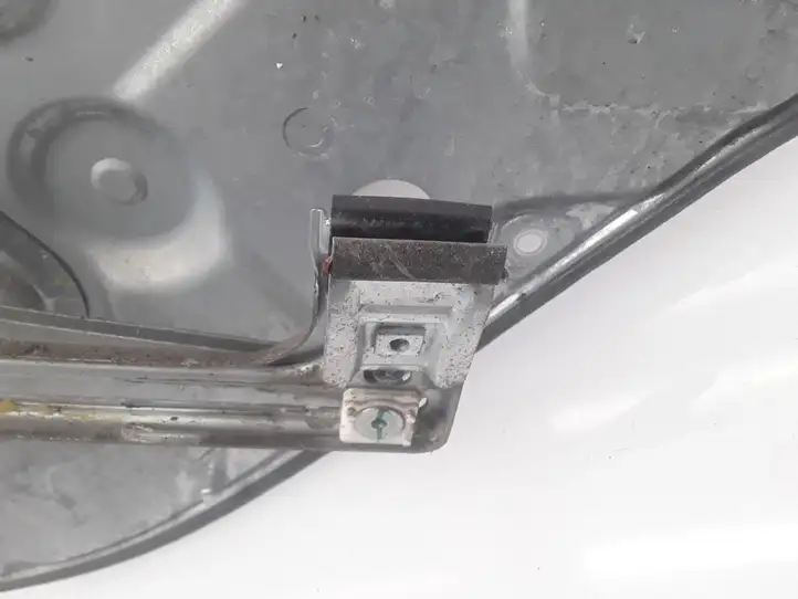 Ford Focus C-MAX (2003 - 2010) 3M51R045H23B Механический стеклоподъемник задней двери — фото 5