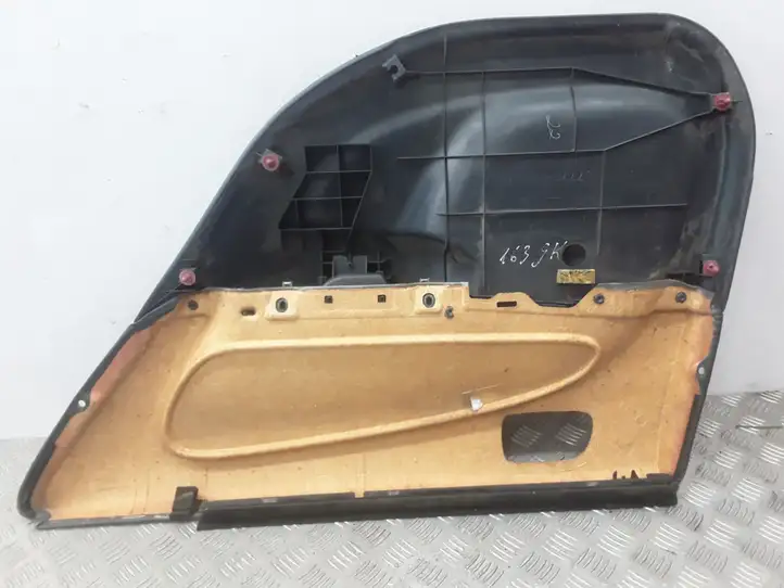 Toyota Corolla E110 (1995 - 2002) 6777612030 Обшивка задней двери — фото 3