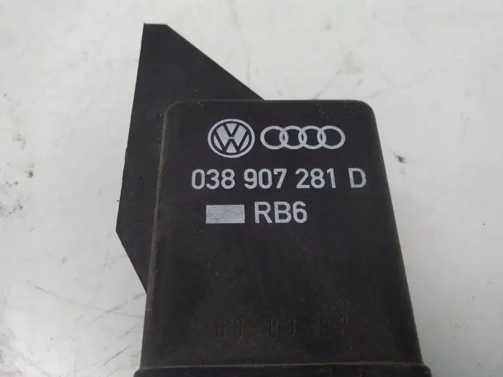 Volkswagen PASSAT B6 (2005 - 2010) 038907281D Реле накала свечей — фото 4
