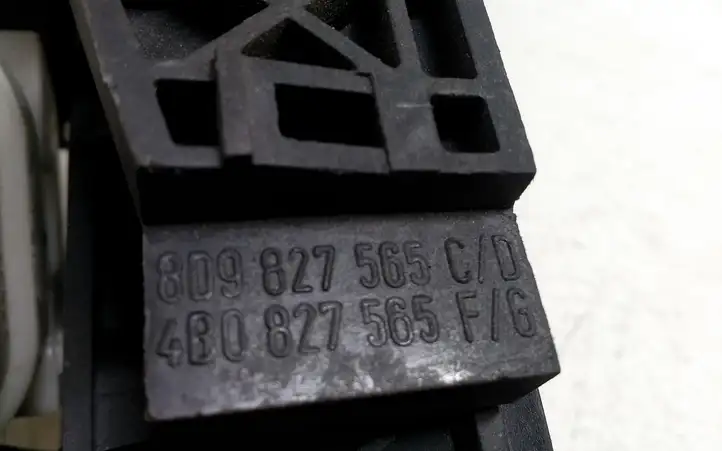 Audi A4 S4 B6 8E 8H (2000 - 2006) 8D9827565C Замок крышки багажника — фото 4