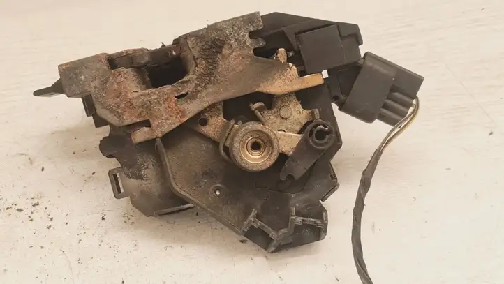 Ford Focus (1998 - 2004) 2S4AA26412BB Замок задней двери — фото 4