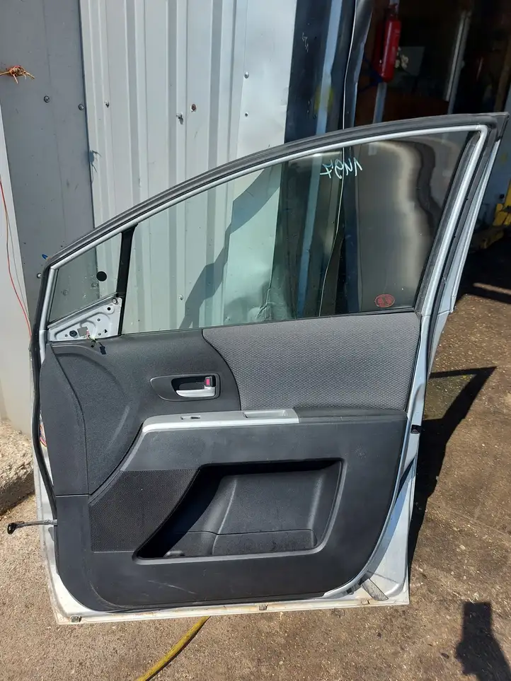 Mazda 5 (2005 - 2010) Дверь — фото 6