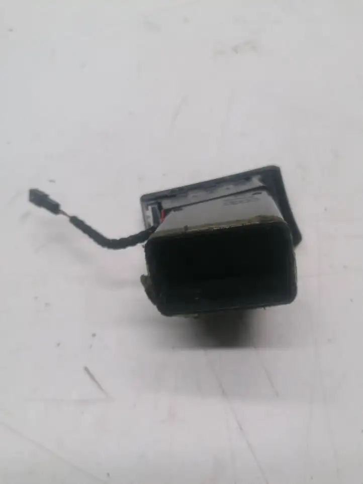 Audi A4 S4 B6 8E 8H (2000 - 2006) 8E0820902F Боковой воздушный дефлектор — фото 3