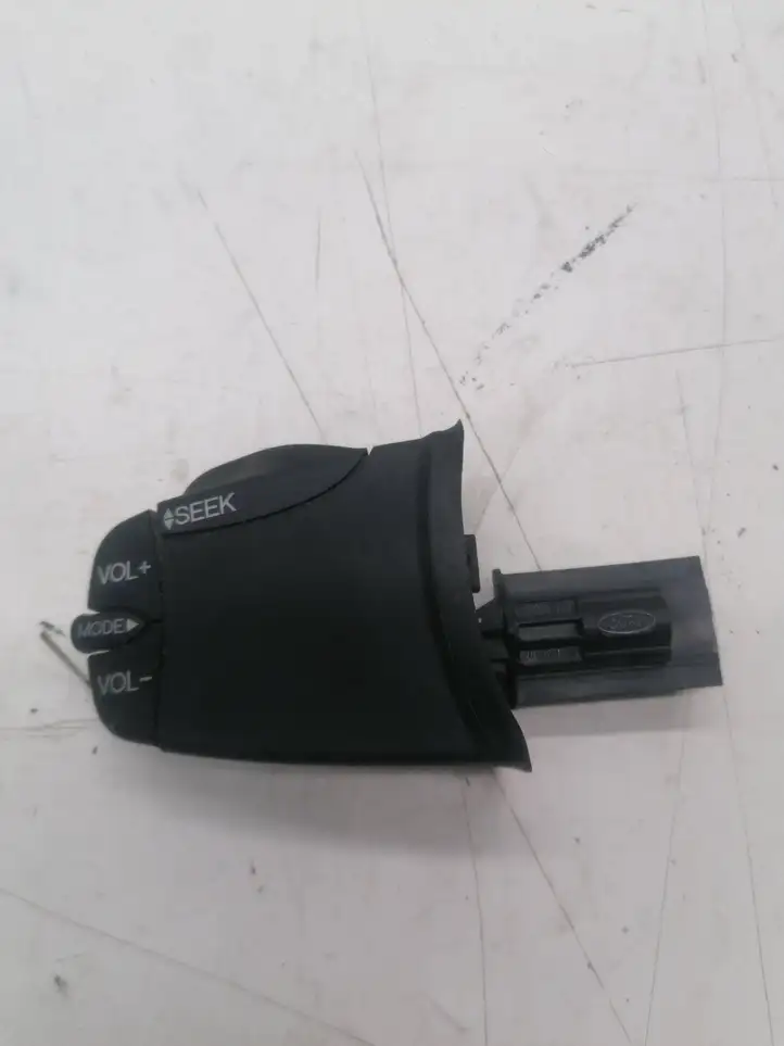Ford Mondeo Mk III (2000 - 2007) 98AB14K147AD Кнопки на рулевом колесе — фото 1