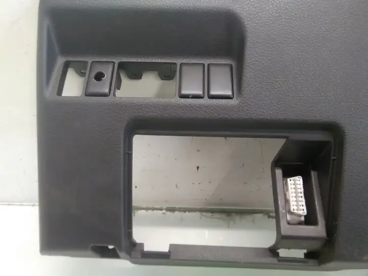 Nissan X-Trail T30 (2001 - 2007) 68102EQ420 Нижняя отделка панели приборов — фото 3
